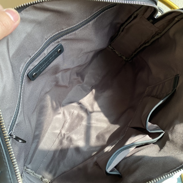 ボッテガヴェネタバッグ角部分ディテール